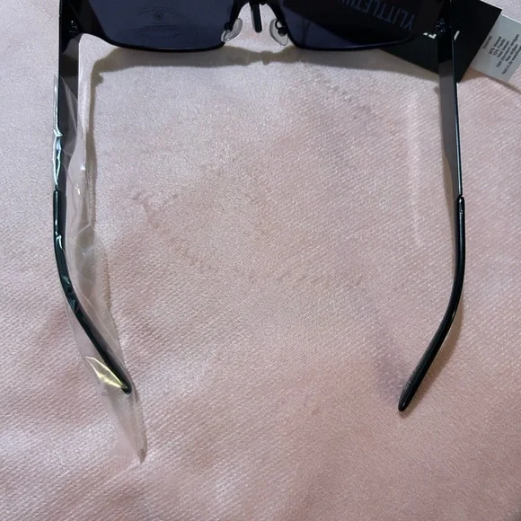 Pretty Little Thing Black Matte Metal Frame Slim Visor Sunglasses - Picture 7 of 8